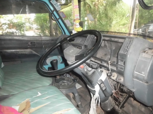 ขาย 6 ล้อ อิซูซุ NKR เครื่อง 110 แรง