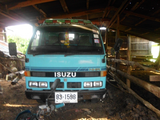 ขาย 6 ล้อ อิซูซุ NKR เครื่อง 110 แรง