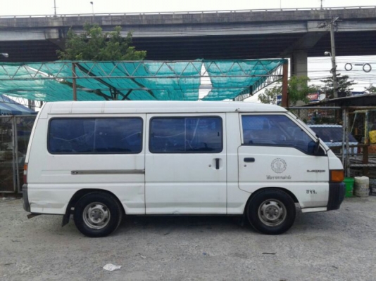 Mitsu L300 รถขับได้ เครื่องดีเซล สีขาวเดิมๆ เบาะครบ มีทะเบียนครับ