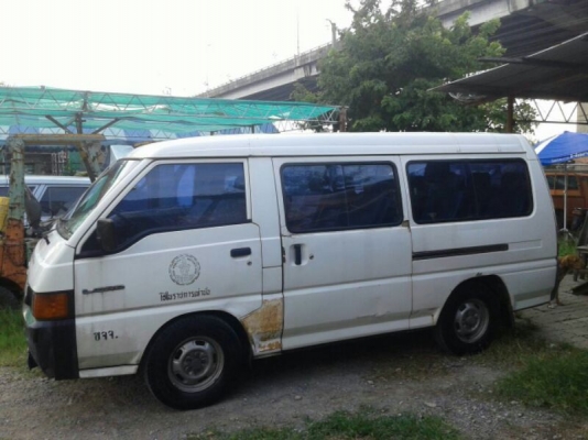 Mitsu L300 รถขับได้ เครื่องดีเซล สีขาวเดิมๆ เบาะครบ มีทะเบียนครับ