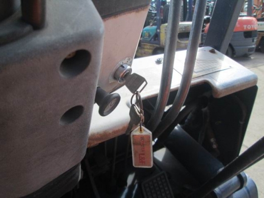 ขายรถ Fork Lift Toyota  5FGL15 เบนซิล ยังไม่ติดแก๊ซ 1.5ตัน เสาสูง3ม.