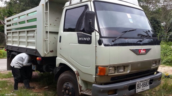6ล้อดั้มHINO