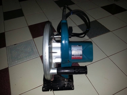 ขายเลื่อยวงเดือนไฟฟ้าผ่าไม้ขนาด9นิ้วยี่ห้อMakitaรุ่น5900Bสภาพดีมากๆครับ