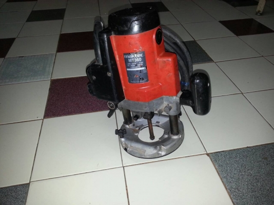 ขายเครื่องเราเตอร์เซาะร่องยี่ห้อMaktecรุ่นMT360(1,650W)พร้อมใช้งานครับ