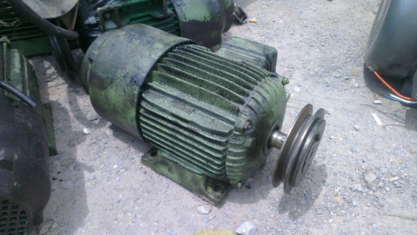 Sell> ขายมอเตอร์ ติดเบลค 2 แรงม้า 380V. 1460 rpm. 4 Pole. ทุ่นเดิมๆ วิ่งเงียบ กำแพงแสน นครปฐมครับ