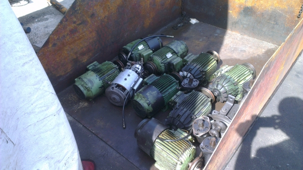 Sell> ขายมอเตอร์ ติดเบลค 2 แรงม้า 380V. 1460 rpm. 4 Pole. ทุ่นเดิมๆ วิ่งเงียบ กำแพงแสน นครปฐมครับ