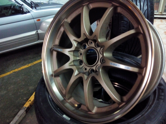 ce28 ขอบ17 5รู114.3et38 กว้าง8'ทั้ง4วง สวยๆสีเดิมไม่มีซ่อม พร้อมยาง205-45-17ปี12ดอกเต็ม