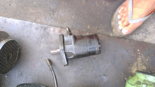 Sell> ขายมอเตอร์ ไฮดรอลิค ถอดออกมาจากรถโฟล์คลิฟท์ไฟฟ้า จัดส่งทั่วประเทศครับ Sell> ขายมอเตอร์ ไฮดรอลิค ถอดออกมาจากรถโฟล์คลิฟท์ไฟฟ้า จัดส่งทั่วประเทศครับ