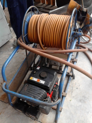 เครื่องสูบฉีด ปั๊มน้ำแรง สตาร์ทน้ำมัน ( เครื่องMITSUBISHI+ปั๊มน้ำ )  สายยาว ติดต่อ TEL.081-427-3941