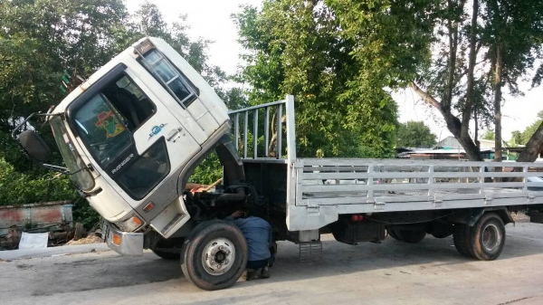 ขายรถฮีโน่ HO7D 195แรง เจ้าของร้อนเงินอยากขายครับ เครื่องดีมากแน่นๆติดง่าย แซสซีไม่ผุสวยทั้งเส้น รถดีครับรับประกันทะเบียนพร้อม ขายถูก 490000 บาทเท่านั้น