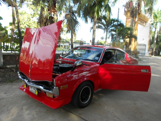 มาสด้า 929  2 ประตู หน้ายักษ์  แนวคลาสสิค