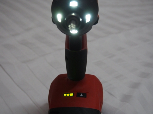 ชุดสว่านไร้สาย Hilti 21.6V มีสว่านกับสว่านไขควงกระแทกแบ็ตลิเทียม2ก้อนและกล่องพลาสติค