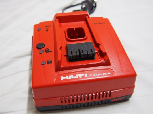 ชุดสว่านไร้สาย Hilti 21.6V มีสว่านกับสว่านไขควงกระแทกแบ็ตลิเทียม2ก้อนและกล่องพลาสติค