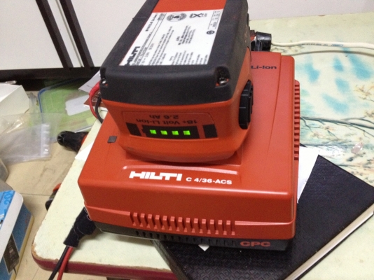 ชุดสว่านไร้สาย Hilti 21.6V มีสว่านกับสว่านไขควงกระแทกแบ็ตลิเทียม2ก้อนและกล่องพลาสติค