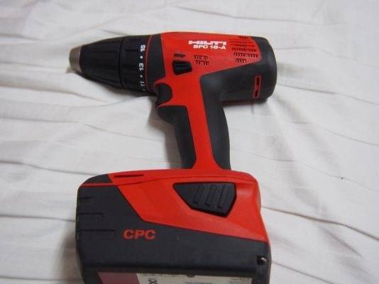 ชุดสว่านไร้สาย Hilti 21.6V มีสว่านกับสว่านไขควงกระแทกแบ็ตลิเทียม2ก้อนและกล่องพลาสติค