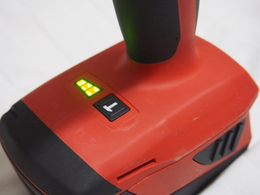 ชุดสว่านไร้สาย Hilti 21.6V มีสว่านกับสว่านไขควงกระแทกแบ็ตลิเทียม2ก้อนและกล่องพลาสติค