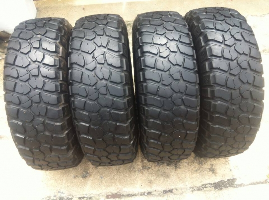 ขายยาง BF Goodrich Mud-Terrain KM2 265 75 r16 ปี4011