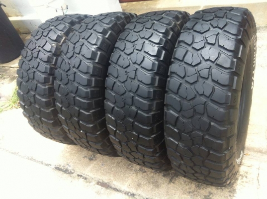 ขายยาง BF Goodrich Mud-Terrain KM2 265 75 r16 ปี4011