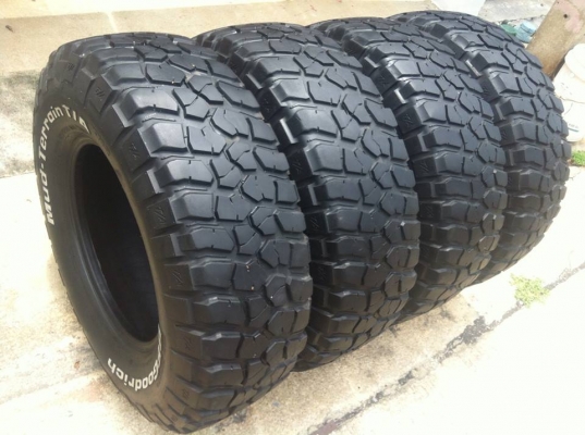 ขายยาง BF Goodrich Mud-Terrain KM2 265 75 r16 ปี4011