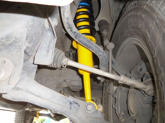 รับแก้ปัญหาช่วงล่าง Toyota Fortuner by Shock Profender