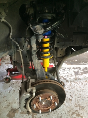 รับแก้ปัญหาช่วงล่าง รถกระบะ TriTron by Shock  Profender