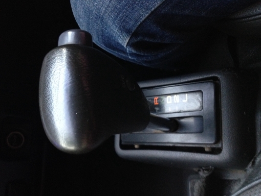 ขายรถตู้ Toyota  2002 เดือน ธันวาคม เครื่อง 2 J ติดแก๊สลงเล่ม เกียร์ออร์โต้ 188,000 บาทติดต่อ คุณเอ๋ 092-6356419