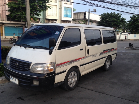 ขายรถตู้ Toyota  2002 เดือน ธันวาคม เครื่อง 2 J ติดแก๊สลงเล่ม เกียร์ออร์โต้ 188,000 บาทติดต่อ คุณเอ๋ 092-6356419