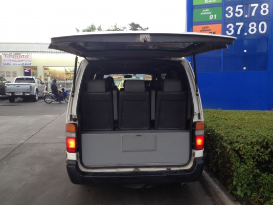 ขายรถตู้ Toyota  2002 เดือน ธันวาคม เครื่อง 2 J ติดแก๊สลงเล่ม เกียร์ออร์โต้ 188,000 บาทติดต่อ คุณเอ๋ 092-6356419