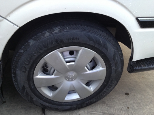 ขายรถตู้ Toyota  2002 เดือน ธันวาคม เครื่อง 2 J ติดแก๊สลงเล่ม เกียร์ออร์โต้ 188,000 บาทติดต่อ คุณเอ๋ 092-6356419