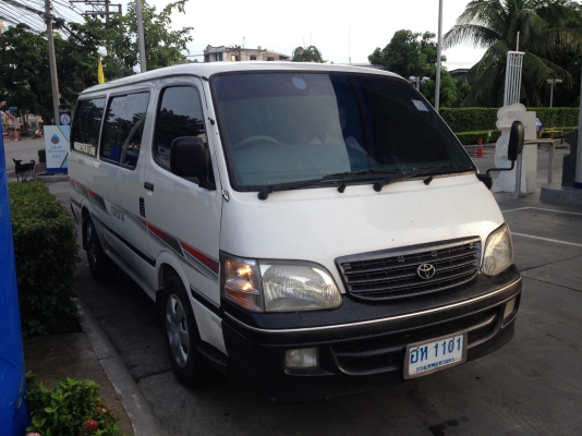 ขายรถตู้ Toyota  2002 เดือน ธันวาคม เครื่อง 2 J ติดแก๊สลงเล่ม เกียร์ออร์โต้ 188,000 บาทติดต่อ คุณเอ๋ 092-6356419