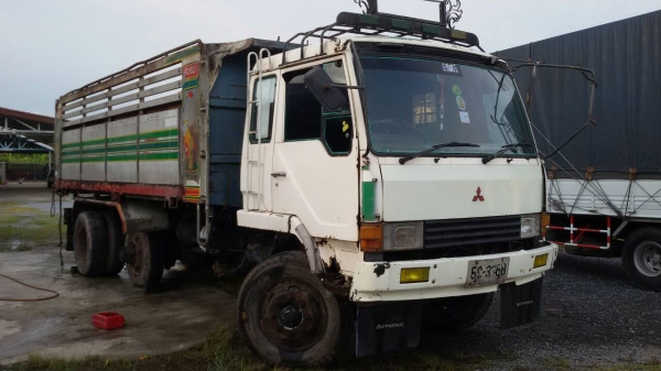 -มิตซูดั้มเพลาเดียว.กะบะเนียม.ไม่มีเครื่องเกียร์อย่างอื่นครบ.ขายตามสภาพครับ-มัดจำแล้วครับ-