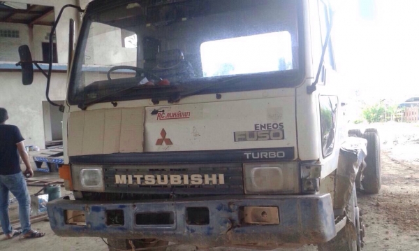 ขายรถบรรทกุสิบล้อหัวแชสซี Mitsubishi turbo ซีเรียล 4,0xx เครื่องเดิม 6D16 turbo - 220 แรง สภาพเดิมๆ ตามรุ่น ทะเบียนพร้อม
