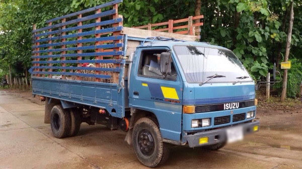 ขายรถบรรทุกหกล้อ ISUZU JAANPR59L เครื่อง 4BD1-115 แรง ช่วงกระบะยาว 4.30 เมตร ทะเบียนพร้อม