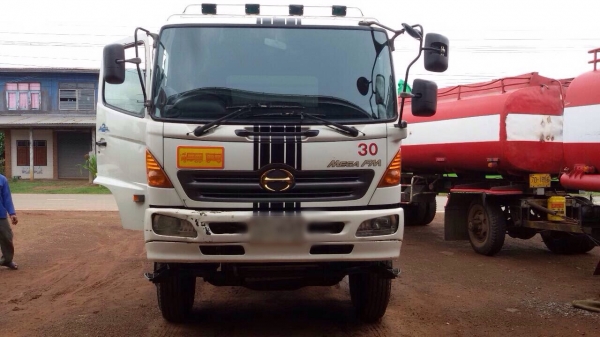 ขายรถบรรทุกสิบล้อดัมพ์ Hino mega เครื่อง 320 แรง ปี 50 กระบะดัมพ์สามมิตร ไมล์ 415,xxx ทะเบียนพร้อม ขายรถบรรทุกสิบล้อดัมพ์ Hino mega เครื่อง 320 แรง ปี 50 กระบะดัมพ์สามมิตร ไมล์ 415,xxx ทะเบียนพร้อม