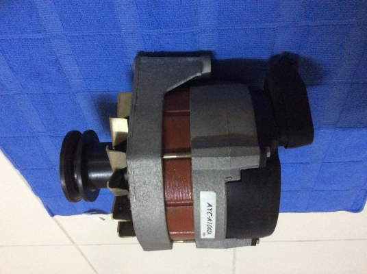 เสื้อ BMW. คอปกโปโล สำหรับคนตัวใหญ่ และไดชาร์จ BMW.