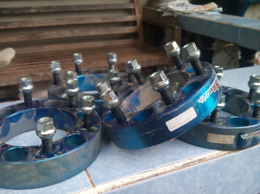 ขายเหมาอะเดปเตอร์ 1.5 นิ้ว 6 ออก 6  สีน้ำเงินจำนวน 4 อัน ขาย 2200 บาท