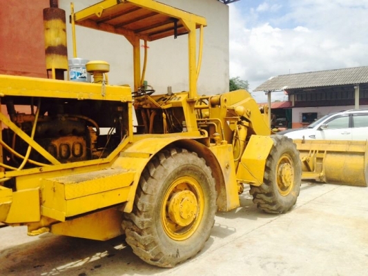 รถตัก MITSUBISHI แขนยาว ตัก 2.5 คิว เครื่องหกสูบ แบบเอวอ่อน.