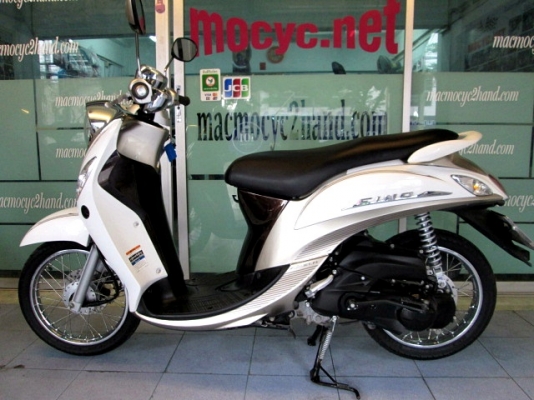 Fino fi พรีเมี่ยม สีขาวนํ้าตาล รถเดือน ก.ย. ปี56 ไมล์ 13906 โล รุ่นใหม่หัวฉีด กระบอกสูบ diasil ของแถม 2 รายการ 25900