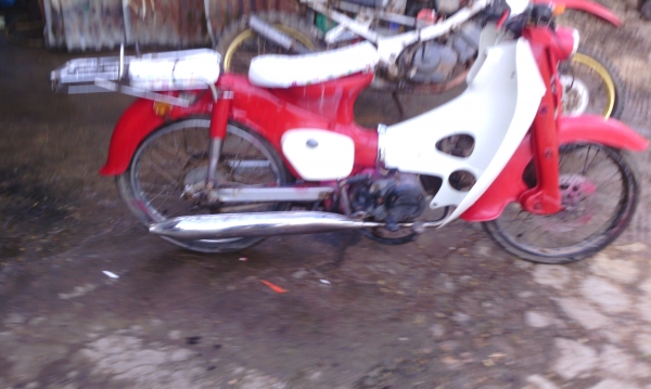 ขาย c100 เครื่องดรีม 2 สตารท์มือ สนใจโทร. 0821733227