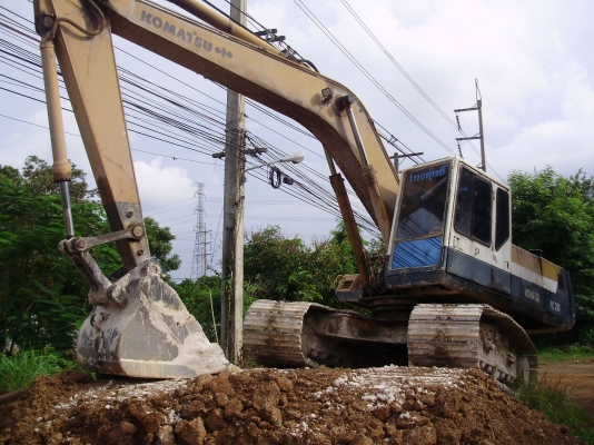 ต้องการขายแมคโคร PC200 สภาพดี พร้อมใช้งาน