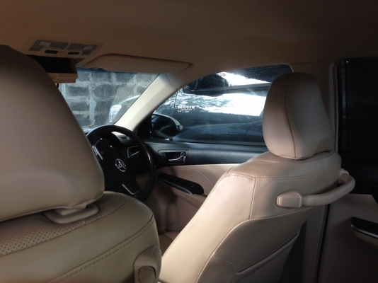 ขายซาก TOYOTA CAMRY HYBIRD ปี2013 ทะเบียนบุคคล โอนลอยไม่จอด สภาพรถตกน้ำครึ่่งคัน