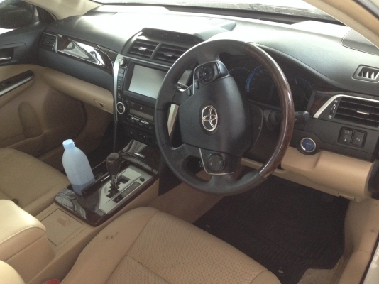 ขายซาก TOYOTA CAMRY HYBIRD ปี2013 ทะเบียนบุคคล โอนลอยไม่จอด สภาพรถตกน้ำครึ่่งคัน