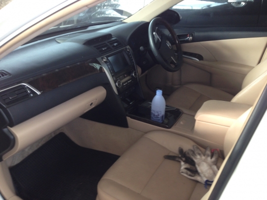 ขายซาก TOYOTA CAMRY HYBIRD ปี2013 ทะเบียนบุคคล โอนลอยไม่จอด สภาพรถตกน้ำครึ่่งคัน