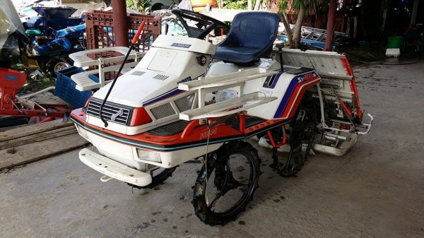 รถปลูกข้าวนั่งขับ KUBOTA เก่าญี่ปุ่น สภาพสวย เครื่องยนต์ติดง่าย สภาพพร้อมใช้งาน รถปลูกข้าวนั่งขับ KUBOTA เก่าญี่ปุ่น สภาพสวย เครื่องยนต์ติดง่าย สภาพพร้อมใช้งาน