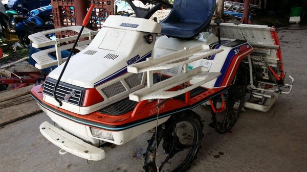 รถปลูกข้าวนั่งขับ KUBOTA เก่าญี่ปุ่น สภาพสวย เครื่องยนต์ติดง่าย สภาพพร้อมใช้งาน