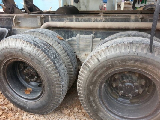 12ล้อ 1เพลา เครื่อง175 แรงม้า