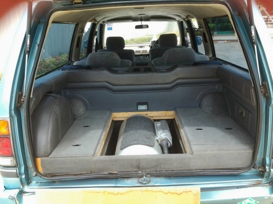 isuzu แวนปี 95 เครื่อง 1JZ ติดแก้สแล้ว ใช้ได้2ระบบ รถสวยสภาพดี พร้อมใช้ ขายไม่แพงครับ