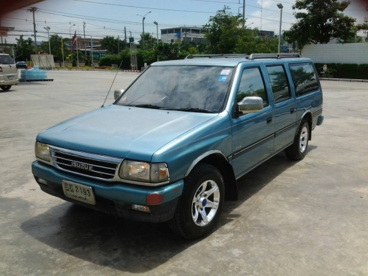 isuzu แวนปี 95 เครื่อง 1JZ ติดแก้สแล้ว ใช้ได้2ระบบ รถสวยสภาพดี พร้อมใช้ ขายไม่แพงครับ