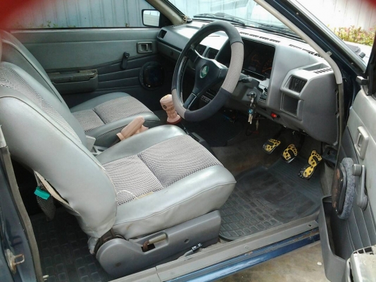 nissan sunnyสามประตู ปี 85 รถสวยสภาพดี