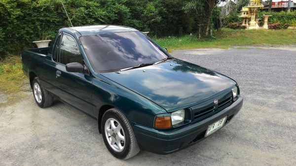 nissan sunnyสามประตู ปี 85 รถสวยสภาพดี